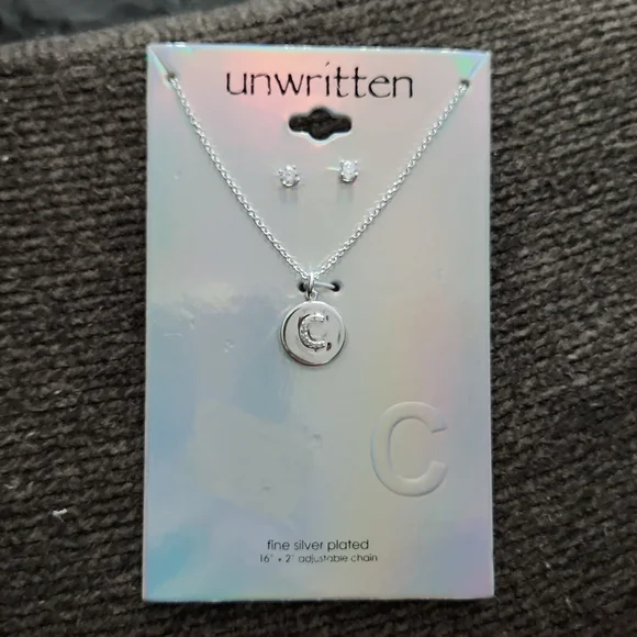 Unwritten "C" initial Necklace - Picture 2 of 4
